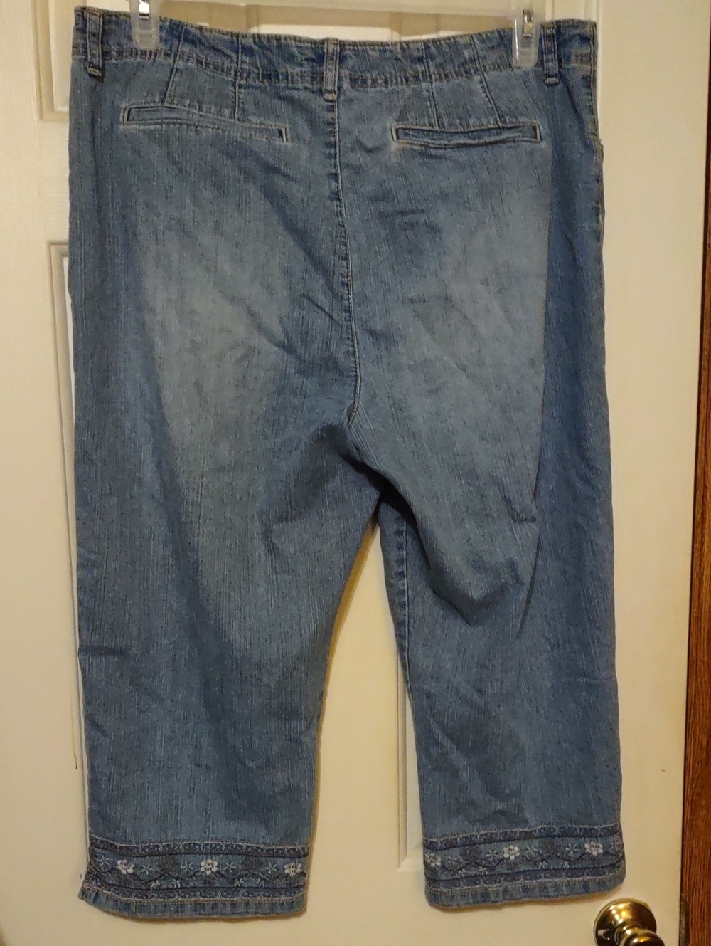 Gloria Vanderbilt Denim Capris Size 14 - Picture 2 of 5